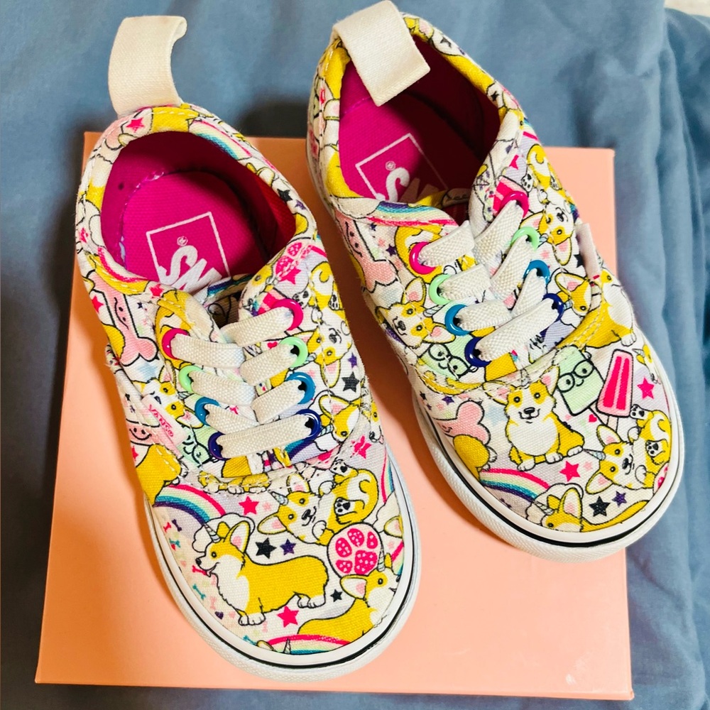 Toddler Sz 7 White Vans Corgi Low Top Sneakers